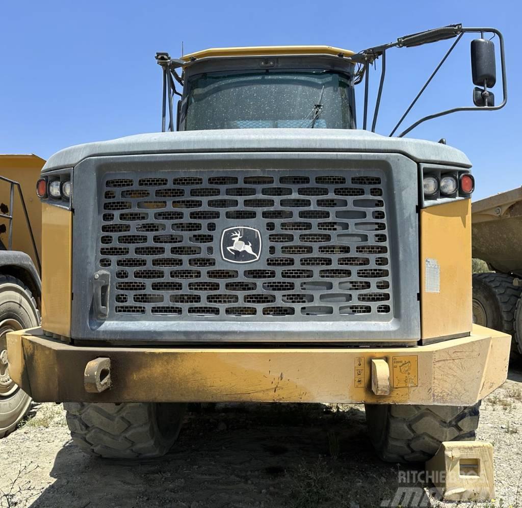 John Deere 410 E Belden kirma kaya kamyonu