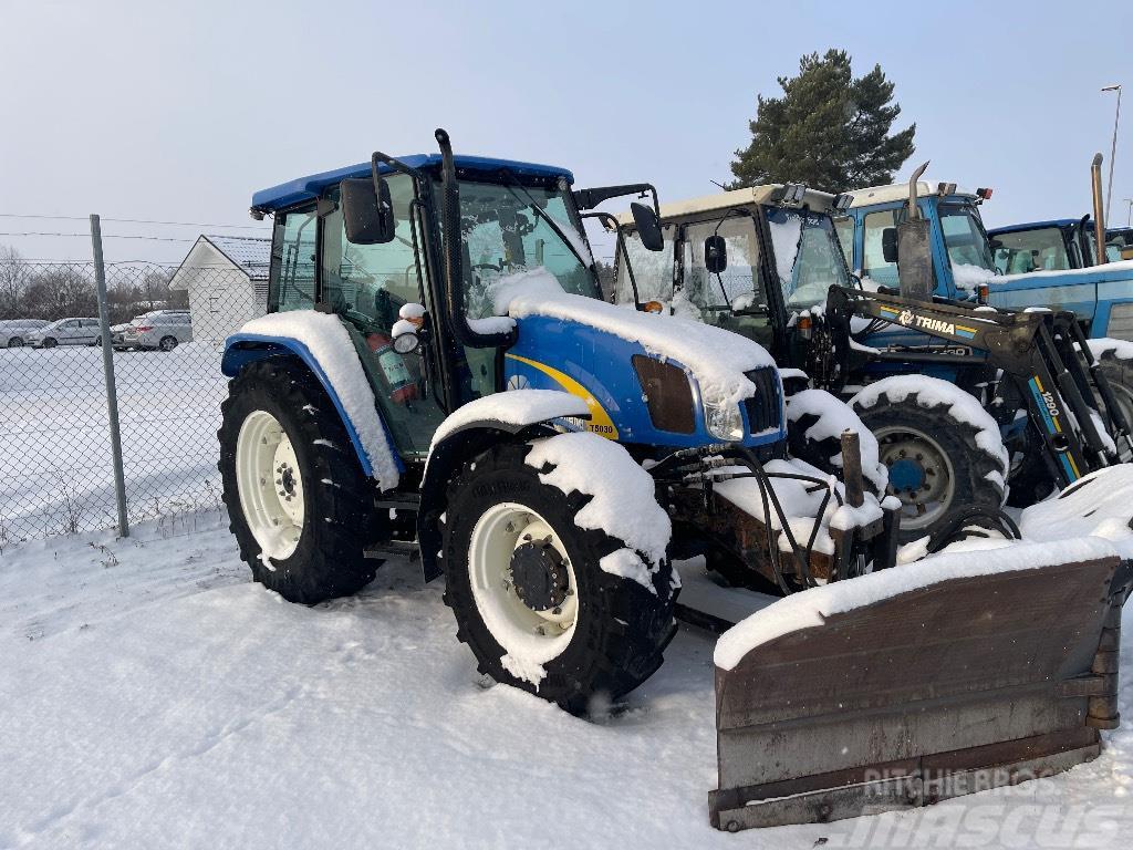 New Holland T5030 inkl Holms 2.8 m vikplog Traktörler