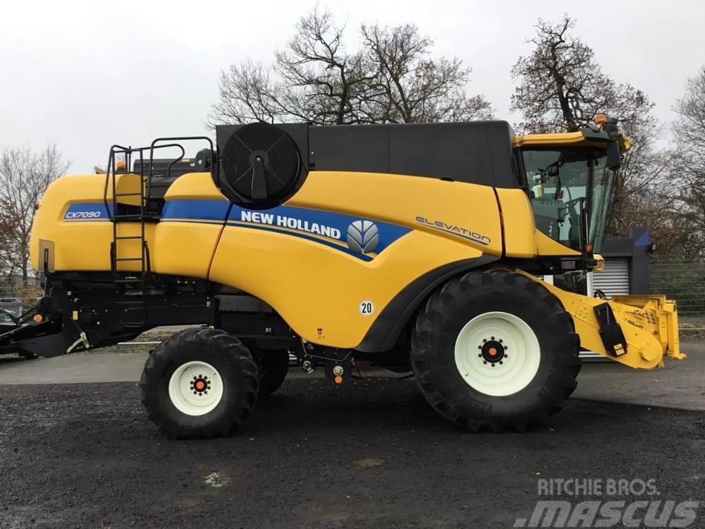 New Holland CX7090 ELEVATION Combine harvesters