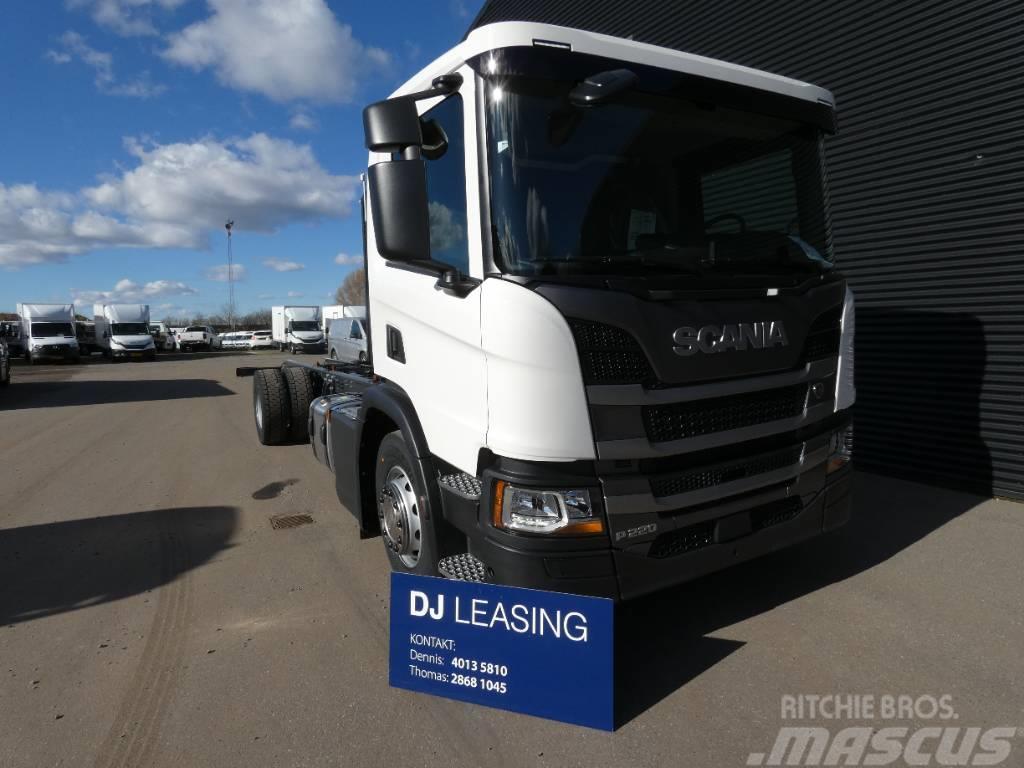 Scania P 220 Chassis Cab trucks
