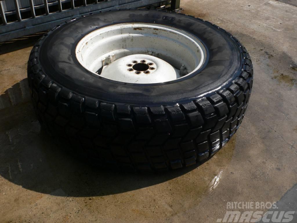 Michelin 18.4 R 30 Bib x gazon band + velg Tyres, wheels and rims