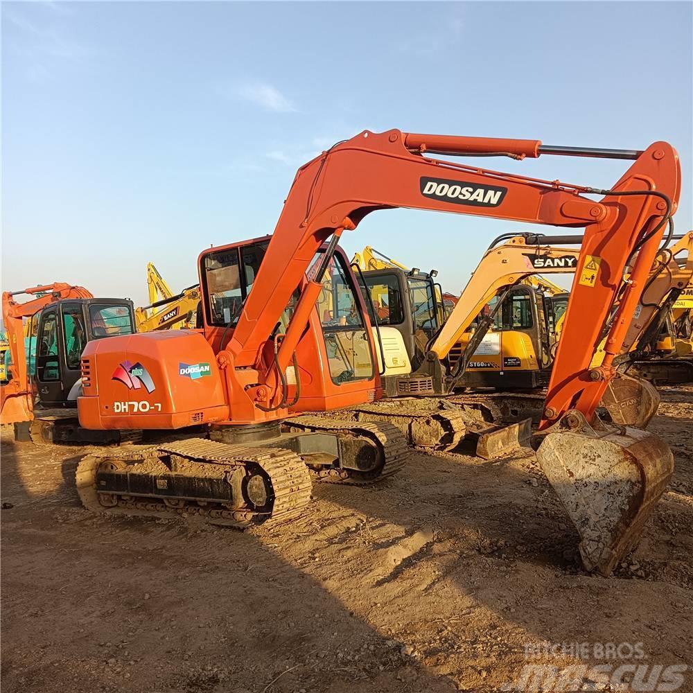 Doosan DH70 Crawler excavators