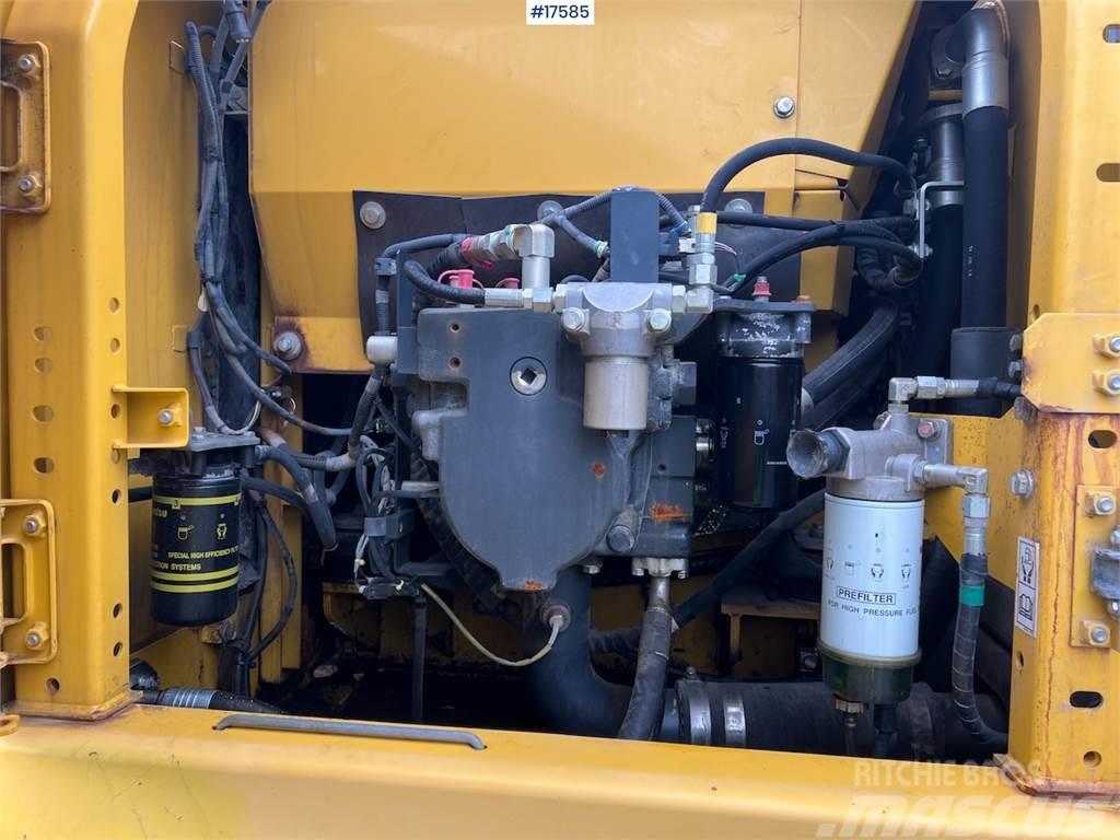 Komatsu PC210LC-10 w/ tooth bucket WATCH VIDEO Crawler excavators