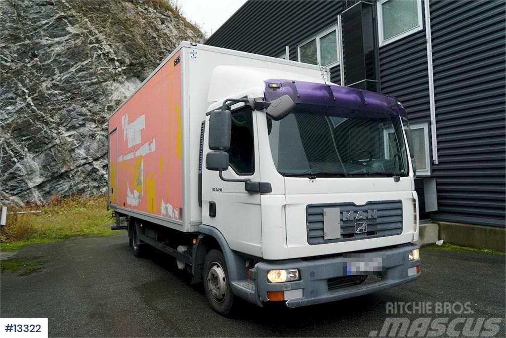 MAN TGL 8.210 Box truck w/ Zepro Lift Box body trucks