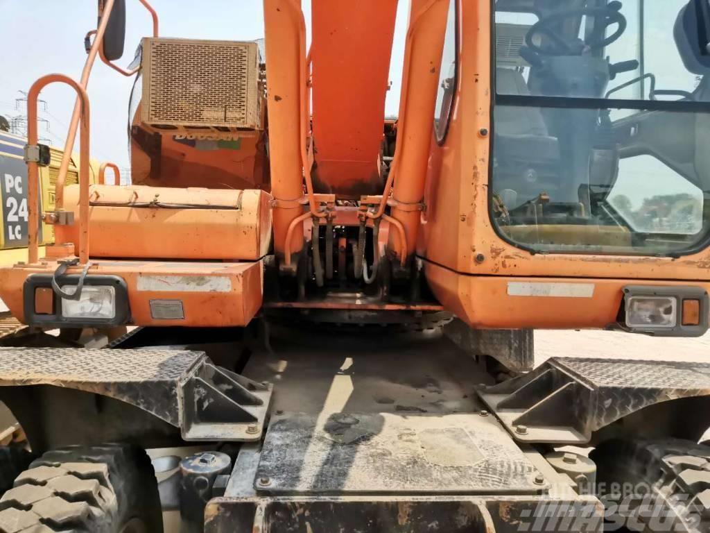 Doosan 150-7 Wheeled excavators