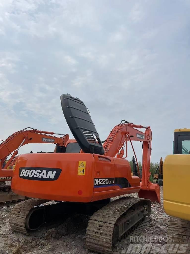 Doosan 220 LC-7 Crawler excavators