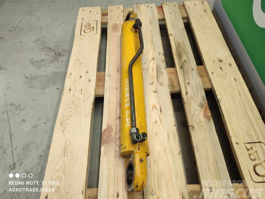 Zettelmeyer ZL602 arm actuator Booms and arms