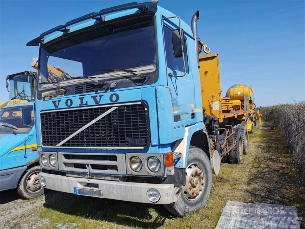 Volvo F10 Flatbed / Dropside trucks