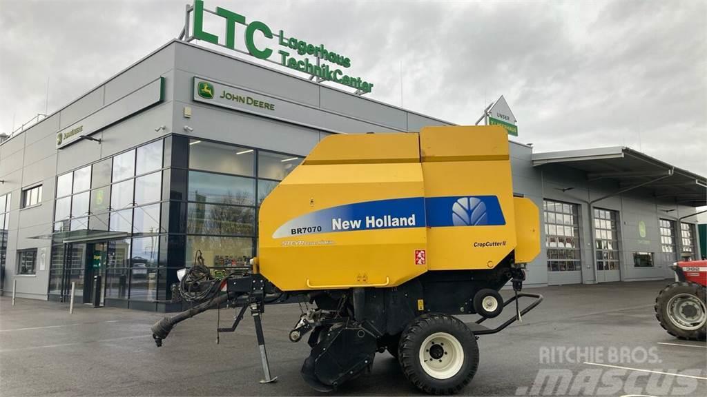 New Holland BR7070 Round balers