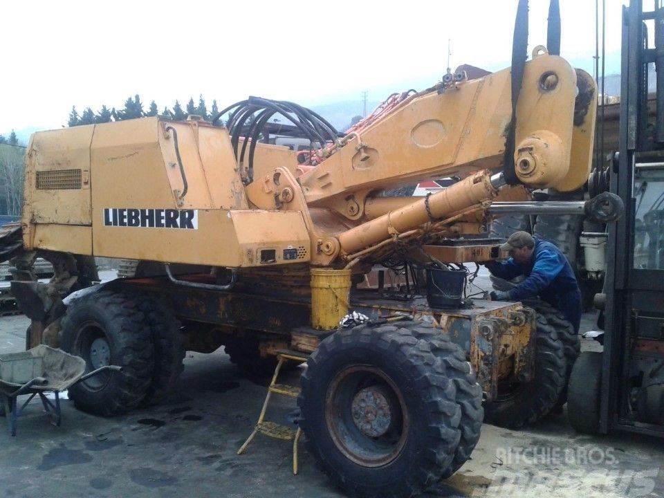 Liebherr A912LI Wheeled excavators