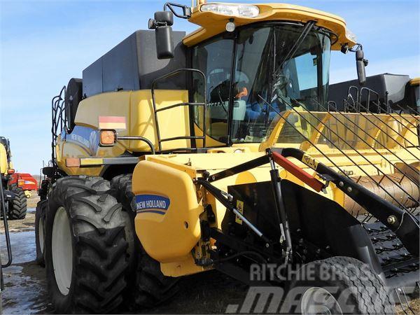 New Holland CR8090 Combine harvesters