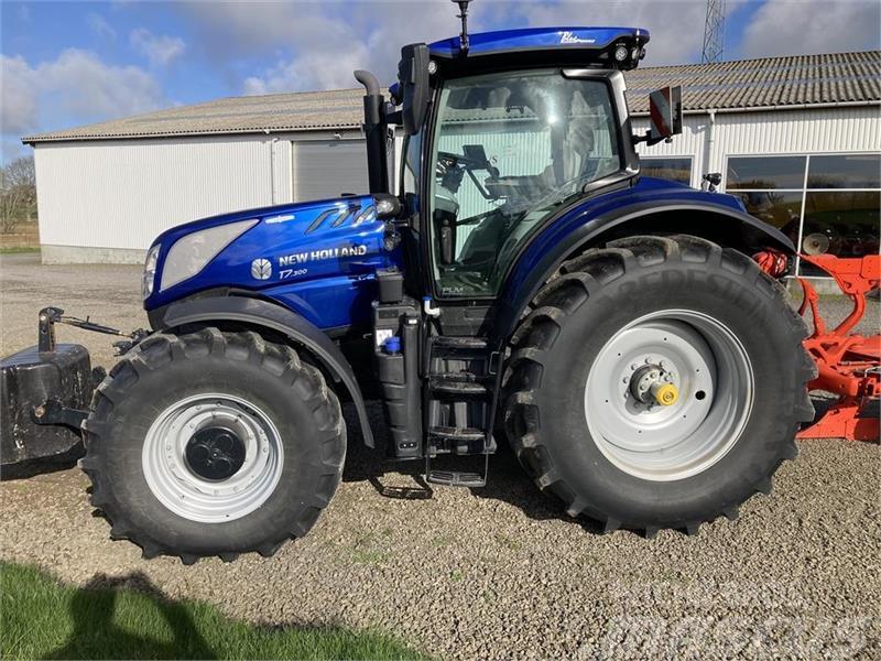 New Holland T7.300 AC Bluepower Tractors