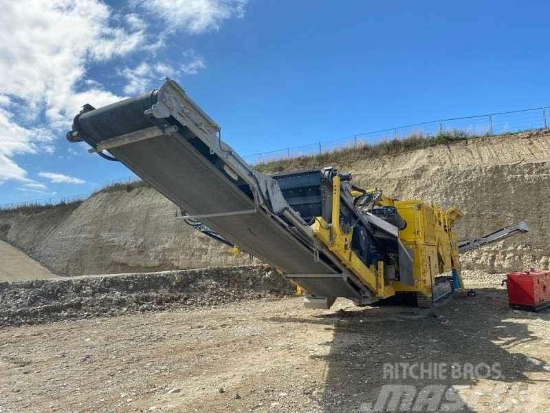 Keestrack A PERCUSSION R5 OVERBAND CRIBLE EMBARQUE MACHINE S Crushers