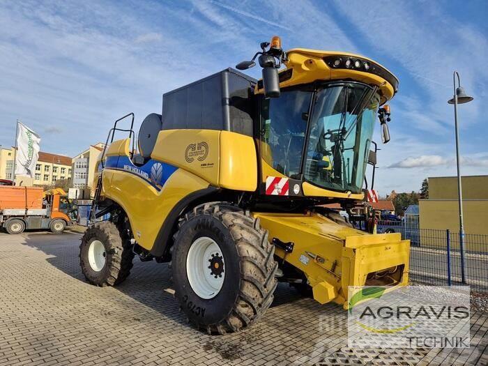 New Holland CH 7.70 Combine harvesters