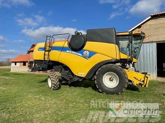 New Holland CX 5090 Combine harvesters