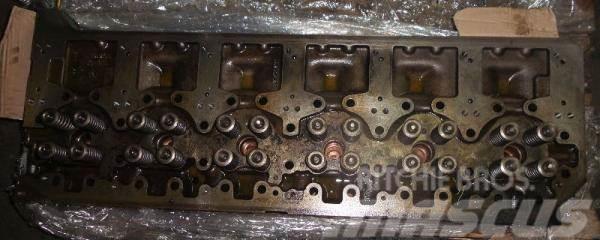 Volvo Cylinder head Volvo D12D 8170101 Other components