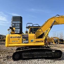 Komatsu PC200
