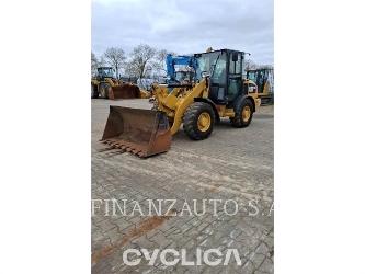CAT 906M