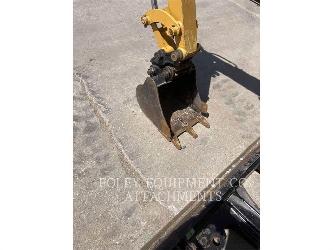 CAT BK302P18