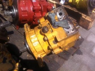 Komatsu E215...