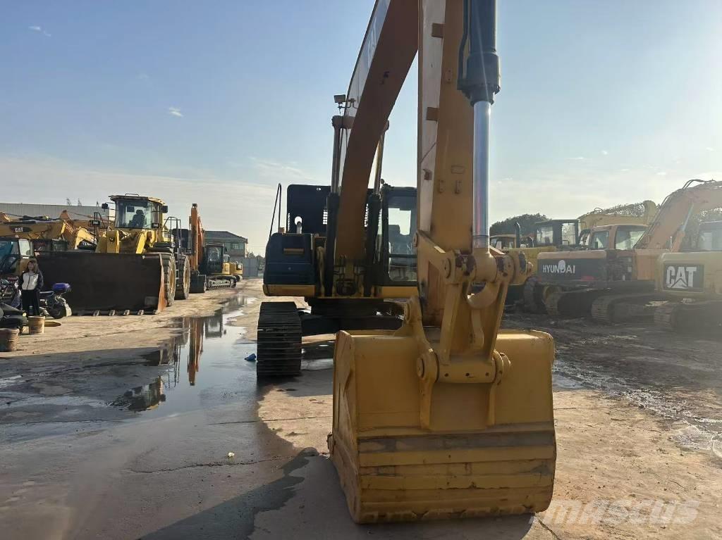 CAT 325 D Paletli ekskavatörler