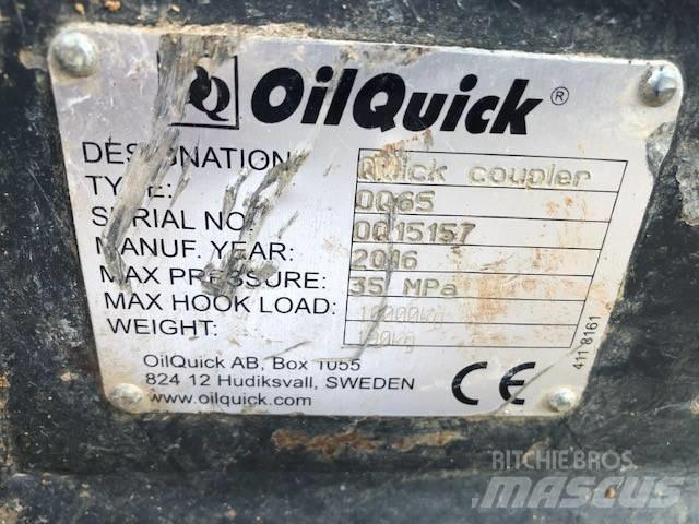 Komatsu PW148-10 Lastik tekerli ekskavatörler