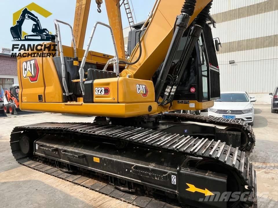 CAT 323 Paletli ekskavatörler