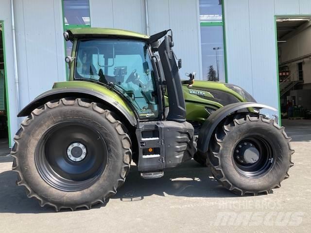 Valtra T 235 Versu Traktörler