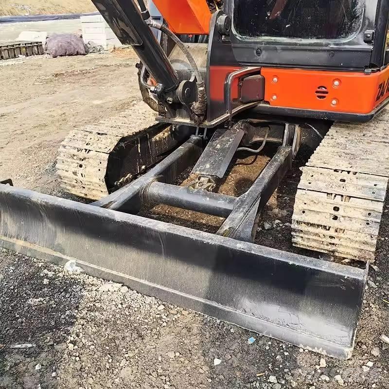 Hitachi ZX 55 Mini ekskavatörler, 7 tona dek