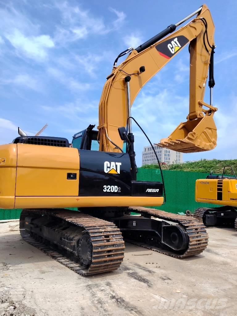 CAT 320D2 Paletli ekskavatörler