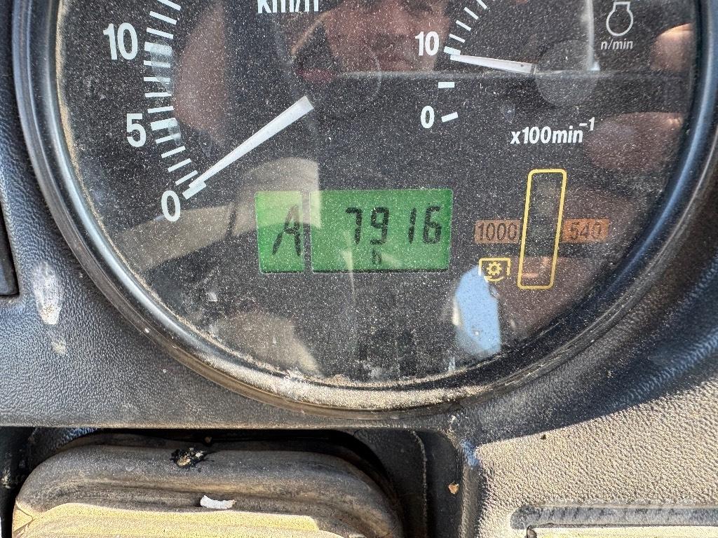 Belarus 1025.4 Orman traktörleri