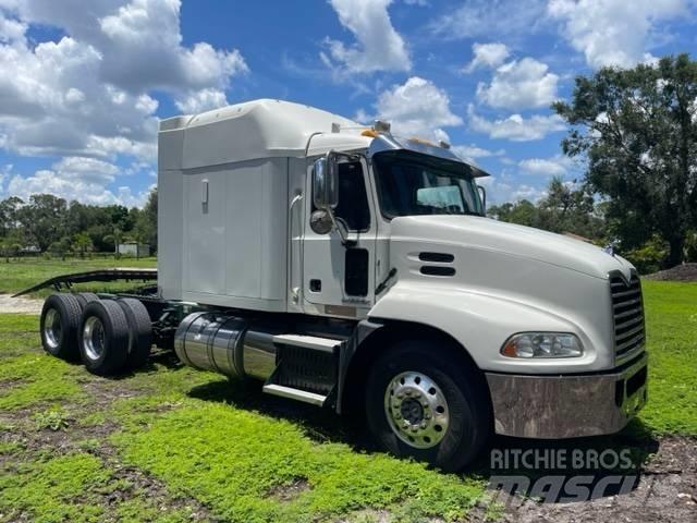Mack CXU613 Pinnacle Çekiciler