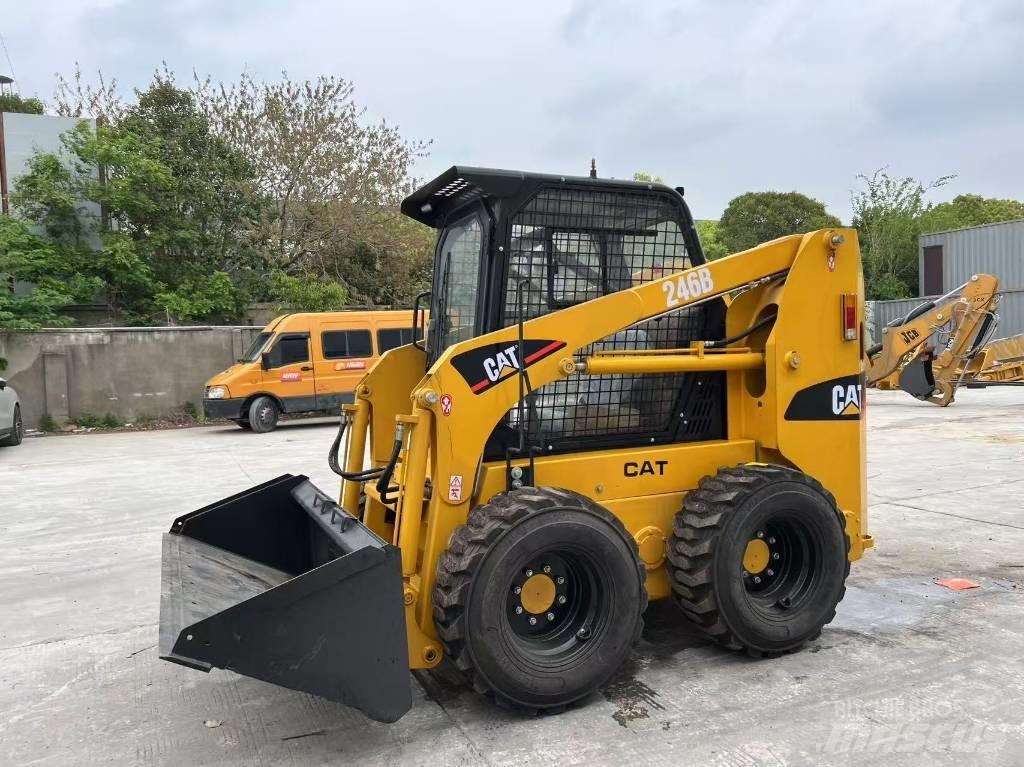 CAT 246B Mini yükleyiciler