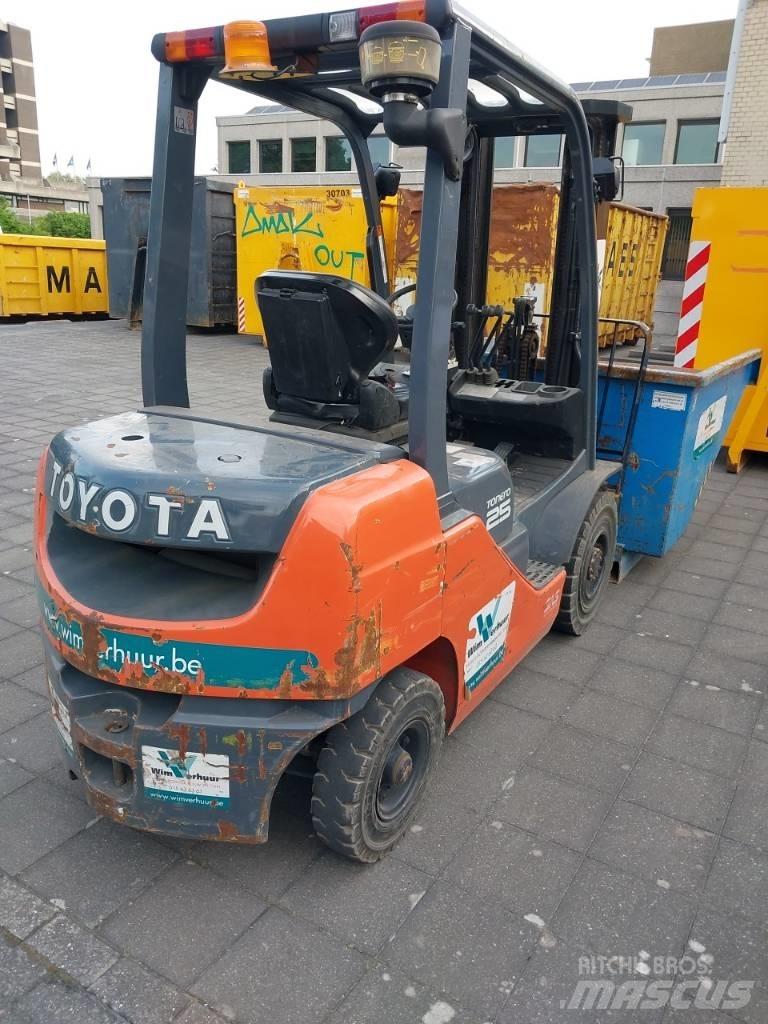 Toyota 8 FDF 25 Dizel forkliftler