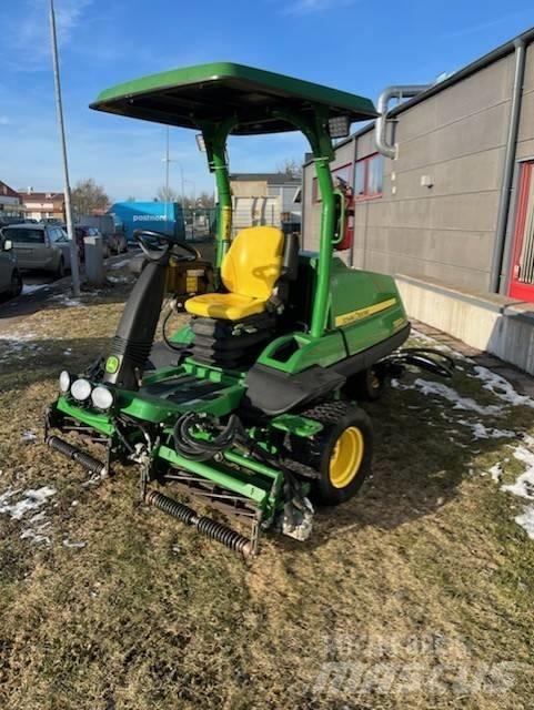 John Deere 7200 A Fairway çim biçme makineleri