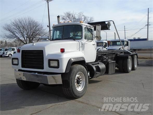 Mack RD600 Vinçli kamyonlar