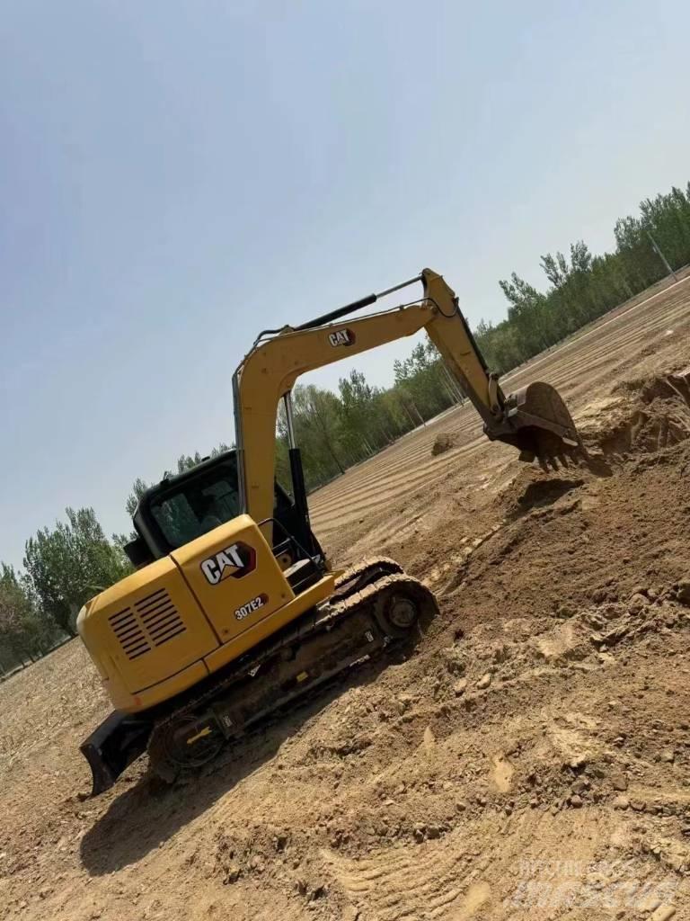 CAT 307 E2 Paletli ekskavatörler