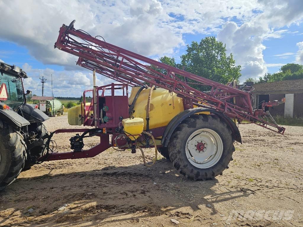 Hardi Commander 2800 Çekilir pülverizatörler