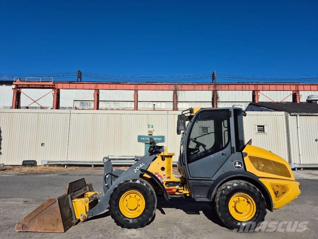 John Deere 204 L Tekerlekli yükleyiciler
