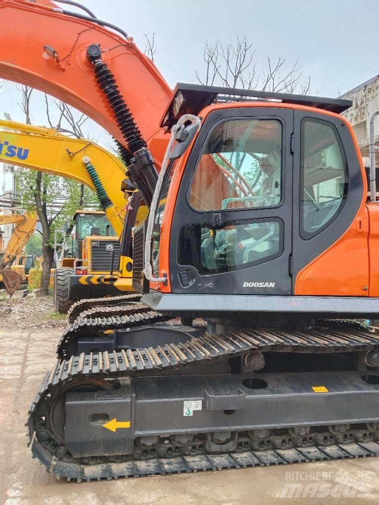 Doosan DX300 Paletli ekskavatörler