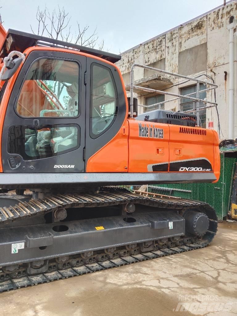 Doosan DX300 Paletli ekskavatörler