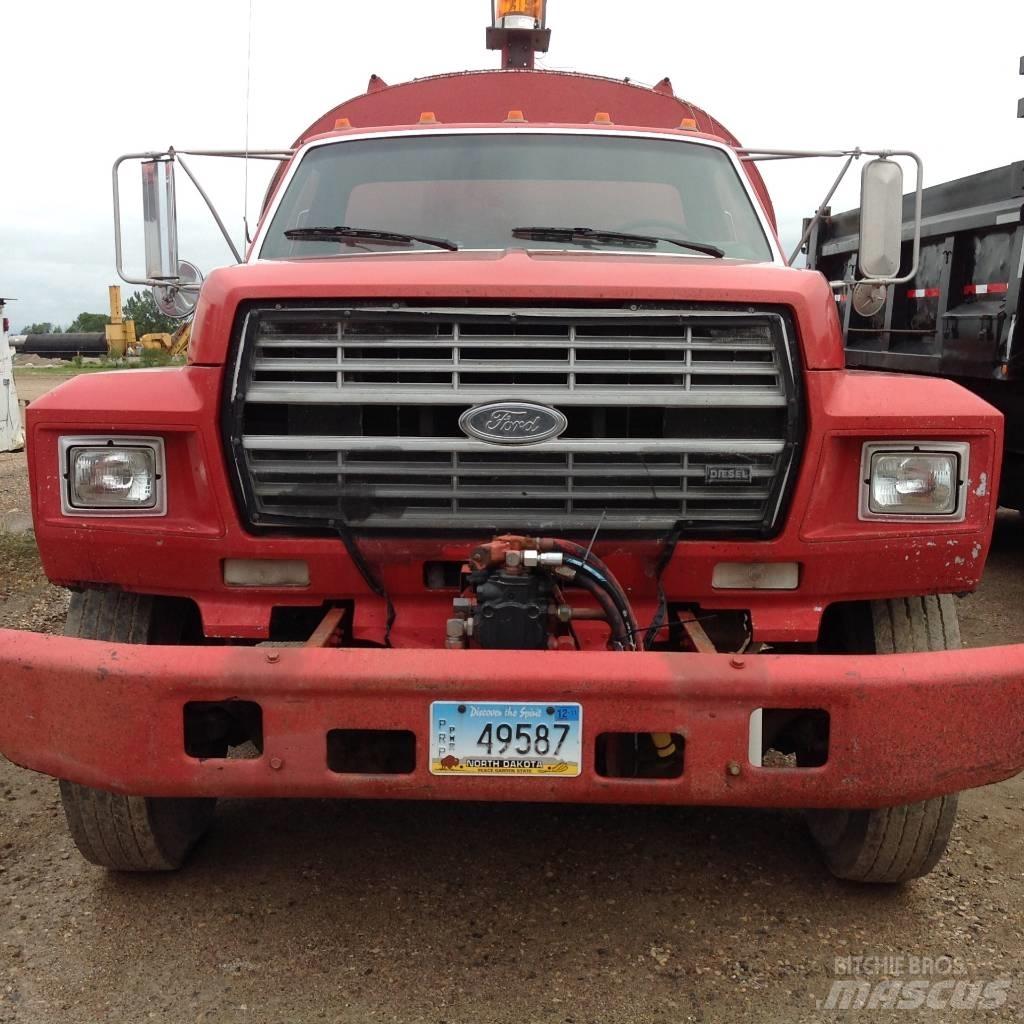 Ford F 700 Transmikserler