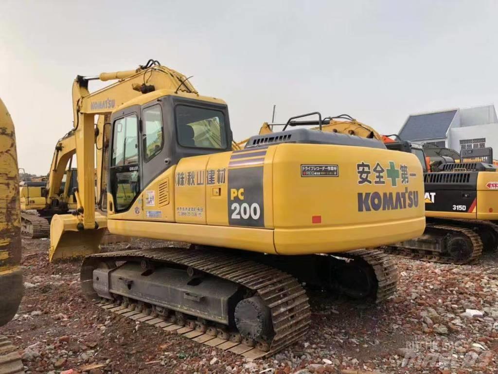 Komatsu 200-7 Paletli ekskavatörler