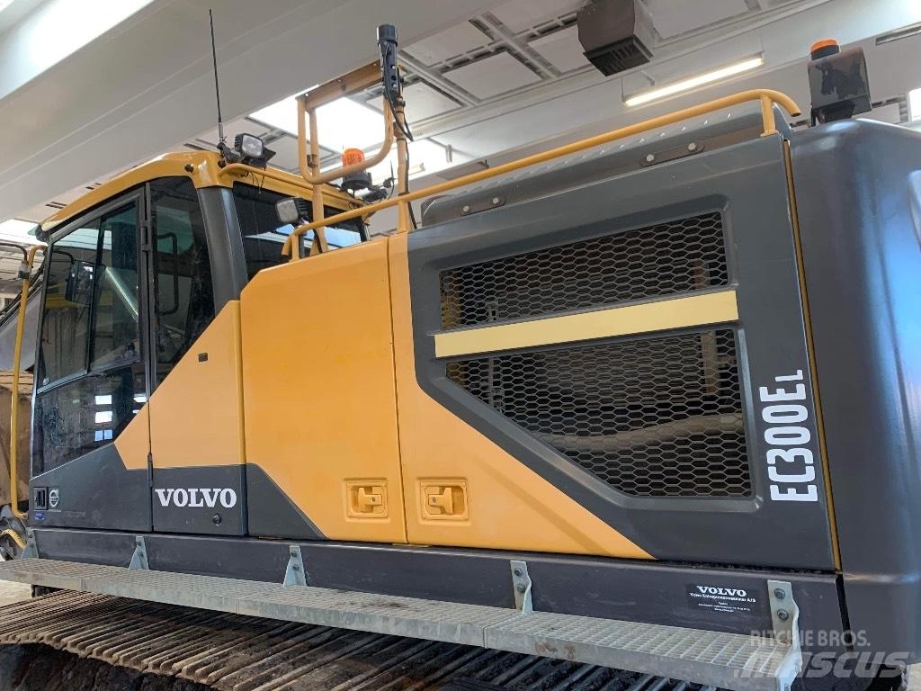 Volvo EC 300 E Paletli ekskavatörler
