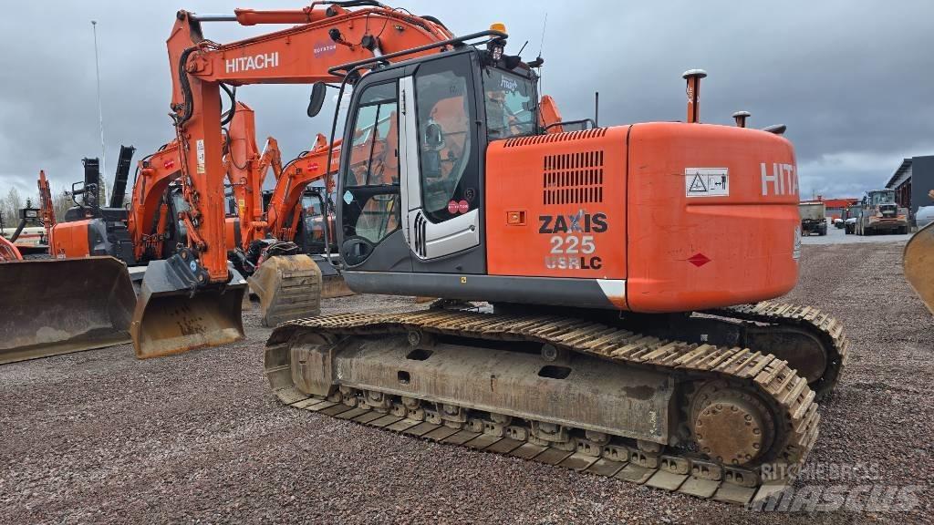 Hitachi ZX225USRLC-3 Paletli ekskavatörler