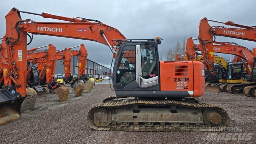 Hitachi ZX225USRLC-3 Paletli ekskavatörler