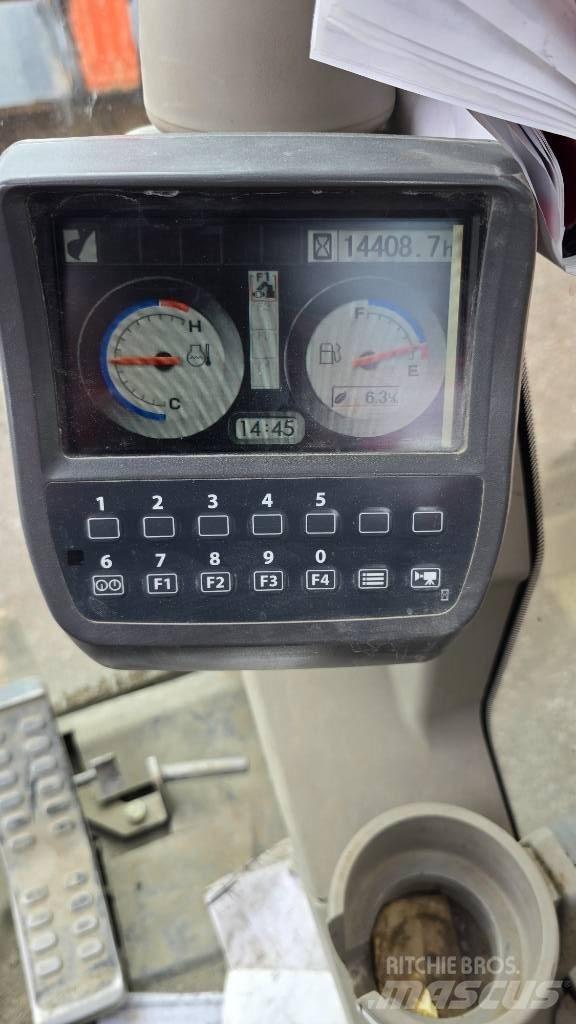 Hitachi ZX225USRLC-3 Paletli ekskavatörler