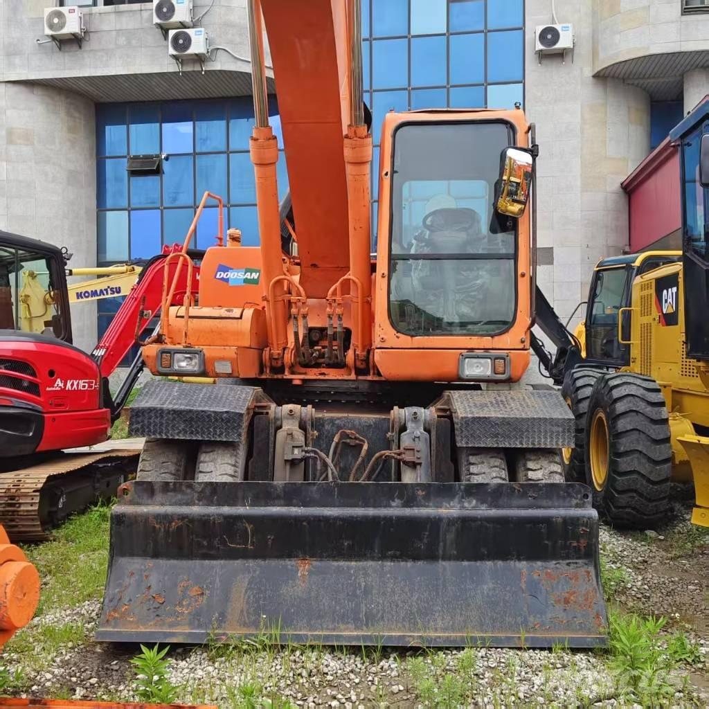 Doosan DH 210 W-7 Lastik tekerli ekskavatörler