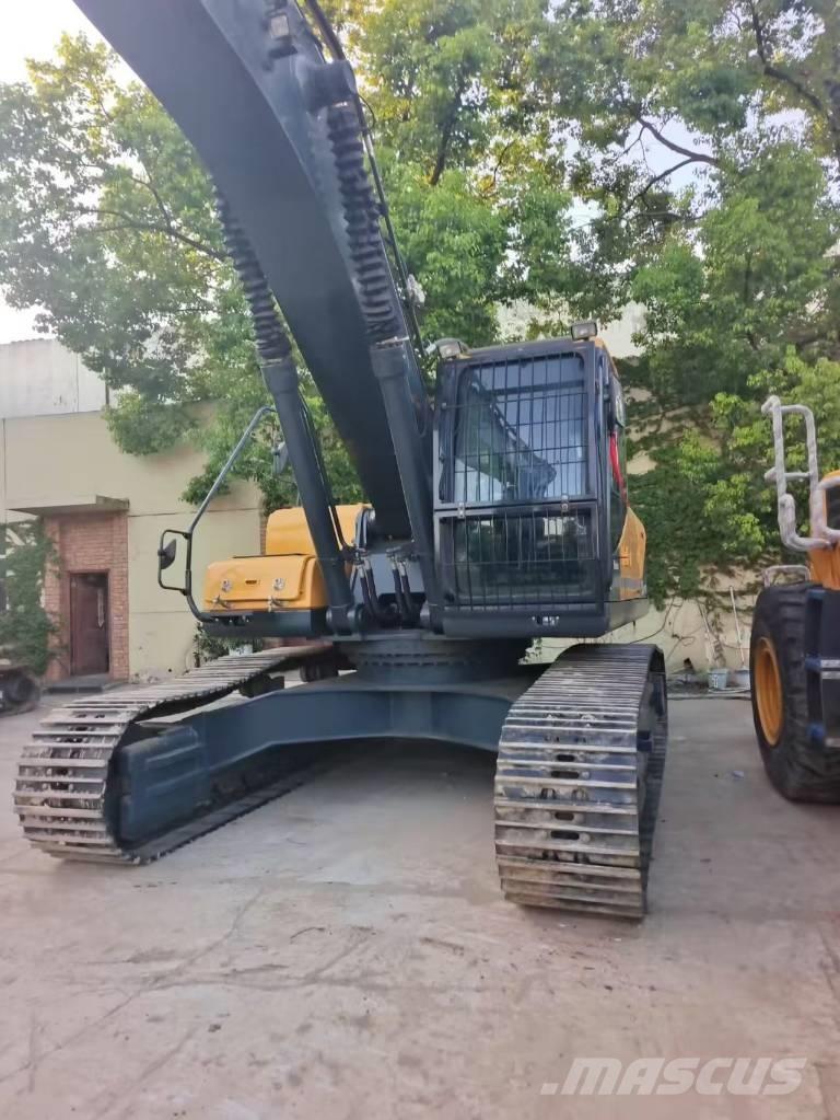 Hyundai R 305 LC-9T Paletli ekskavatörler
