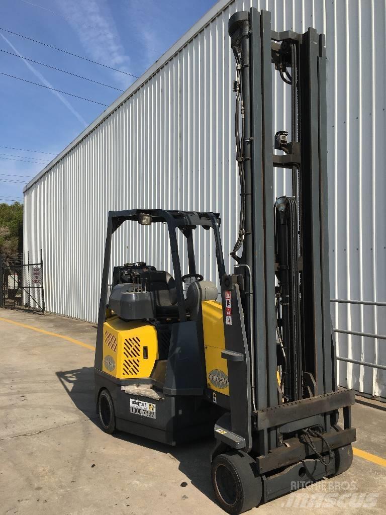 Aisle-Master 20S Dar koridor forklifti